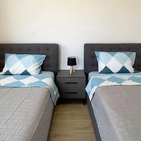 Brand New 4 Bedroom In Palodeia Villa Palodia