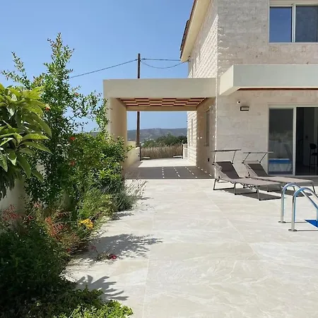Brand New 4 Bedroom In Palodeia * Palodia