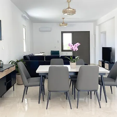 Brand New 4 Bedroom In Palodeia Palodia