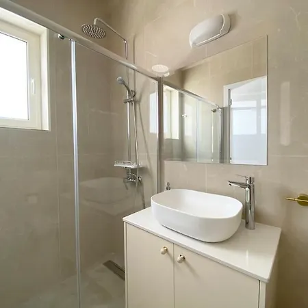 Villa Brand New 4 Bedroom In Palodeia *