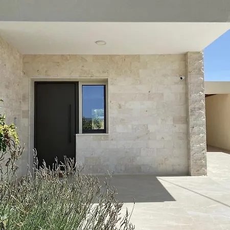 Brand New 4 Bedroom In Palodeia *