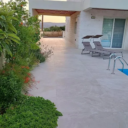فيلة Brand New 4 Bedroom In Palodeia Palodia